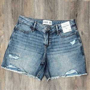 NWT Abercrombie Kids Baggy Shorts Mid Rise Size 13/14